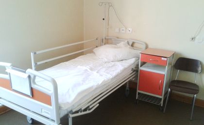 Szpitalne łóżko zamiast opłatka i choinki