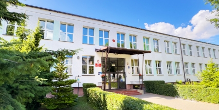 Dwie oferty na dyrektora
