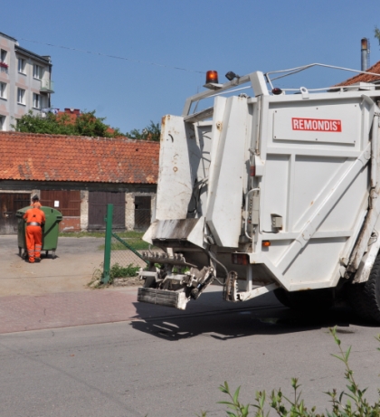 Przetarg na śmieciarki