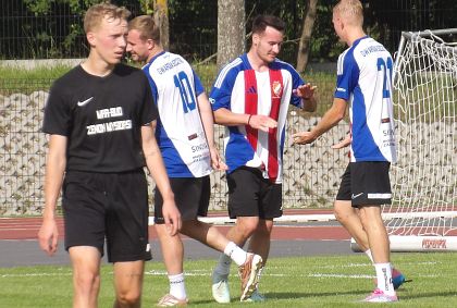 Zwycięstwo i porażka na początek