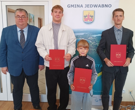 Wójt wręczył stypendia i nagrody