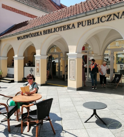 Godzinami z książkami - Liście