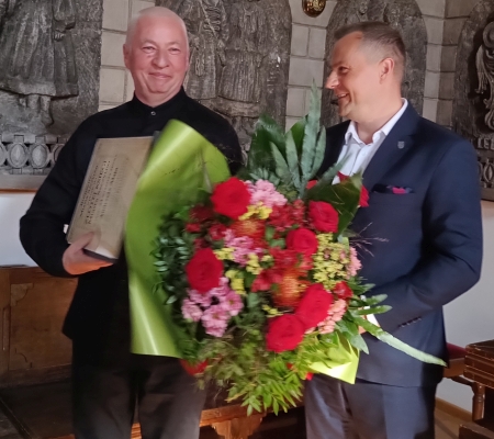 Odchodzi, ale się nie żegna