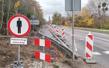 Na cmentarz tylko drugą stroną