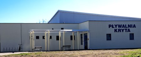 Budżet z pływalnią i amfiteatrem