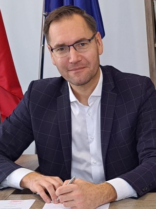 Burmistrz z poborami, ale nie maksymalnymi