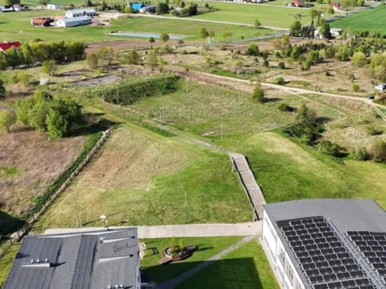 Dostali kasę na boisko przy 