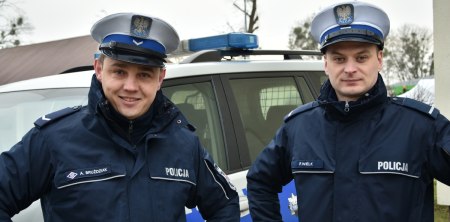 Policjanci uratowali 16-latkę