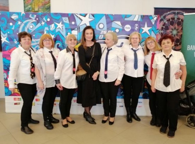 Seniorki pomagają i wspierają