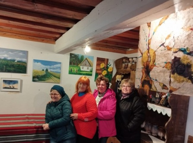 Chata malarstwem bogata. 