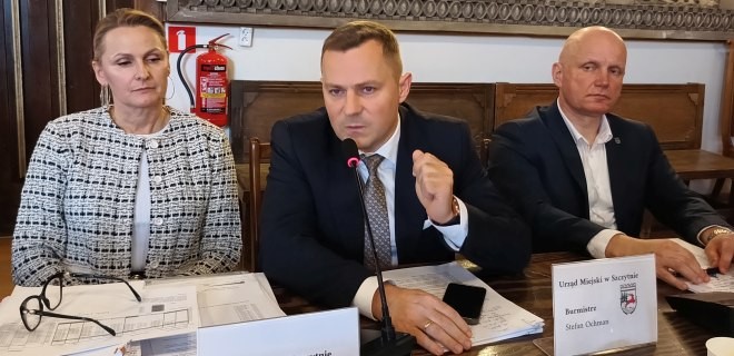 Radni szachują burmistrza