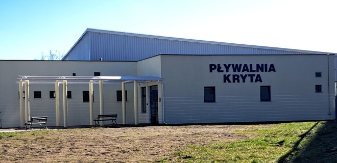 Budżet z pływalnią i amfiteatrem